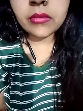 Snapshot of Love-Veronica chatting on 04-27-26, 11:41 Love-Veronica online show from 04-27-26, 11:41