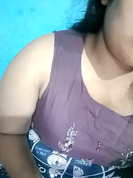 Snapshot of Love-Veronica chatting on 05-10-26, 06:35 Love-Veronica online show from 05-10-26, 06:35