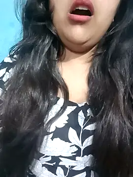 Snapshot of Love-Veronica chatting on 05-11-26, 06:05 Love-Veronica online show from 05-11-26, 06:05