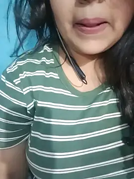 Snapshot of Love-Veronica chatting on 05-23-26, 06:23 Love-Veronica online show from 05-23-26, 06:23
