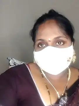 Snapshot of Sexy_Radhikaa chatting on 03-10-25, 04:03 Sexy Radhikaa online show from 03-10-25, 04:03