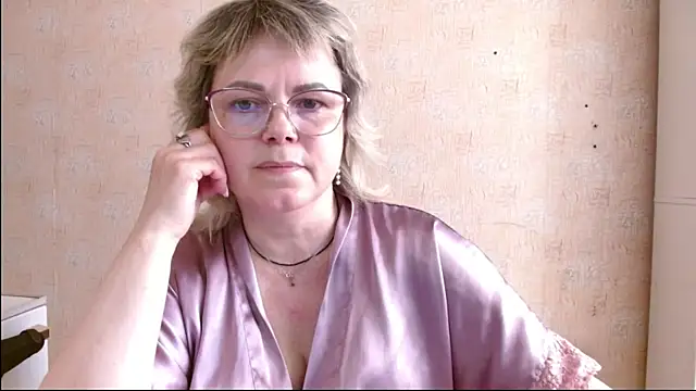Snapshot of sweetsunset11 chatting on 05-16-26, 01:10 sweetsunset11 online show from 05-16-26, 01:10