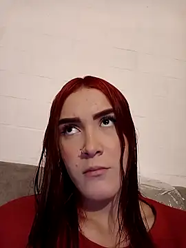 Snapshot of laura_arias018 chatting on 10-17-25, 11:29 laura arias018 online show from 10-17-25, 11:29