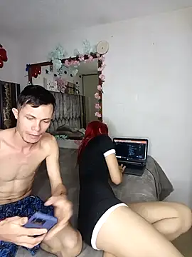 Snapshot of laura_arias018 chatting on 11-22-25, 12:09 laura arias018 online show from 11-22-25, 12:09