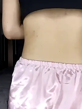 Snapshot of laura_arias018 chatting on 12-19-25, 07:15 laura arias018 online show from 12-19-25, 07:15