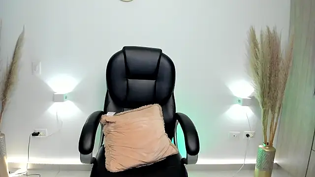 leylaclintonxx online show from 12-07-24, 10:39