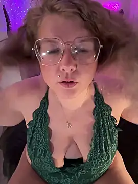 CurvyAnonymousGirl89 online show from 02-11-26, 05:07