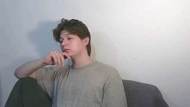 Snapshot of W_N_G_S chatting on 09-08-25, 09:36 W N G S online show from 09-08-25, 09:36