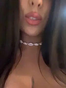 Snapshot of Chloe-antonella chatting on 03-19-25, 04:14 Chloe-antonella online show from 03-19-25, 04:14