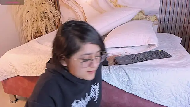 king lovely hornyy online show from 07-01-26, 05:45