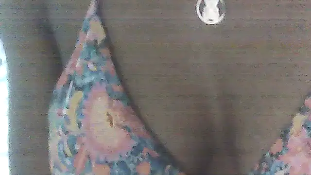 Snapshot of Fariana01 chatting on 04-28-26, 02:27 Fariana01 online show from 04-28-26, 02:27