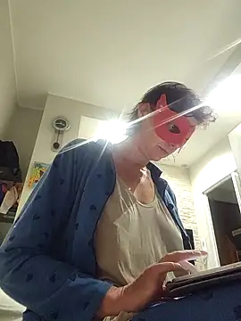 Vagabondainnamorata online show from 10-12-25, 04:44