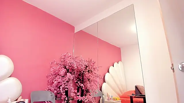 Zoey Donovan online show from 03-06-25, 07:43