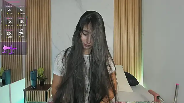 Julia Martinez  online show from 02-25-26, 11:42