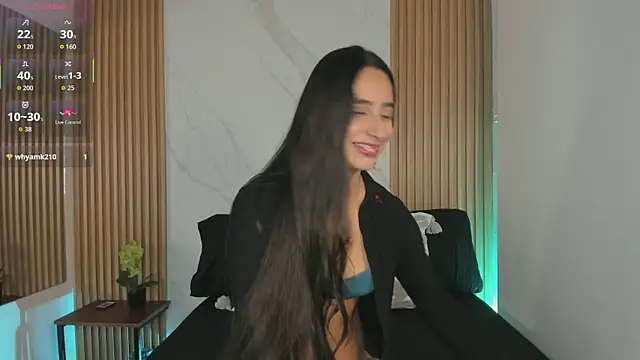 Julia Martinez  online show from 03-10-26, 11:37