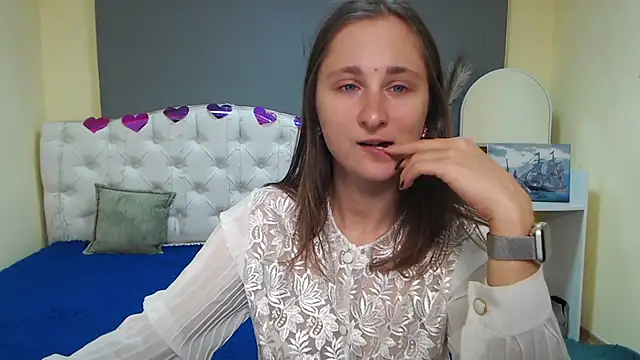 MichelLeee online show from 10-08-25, 11:19