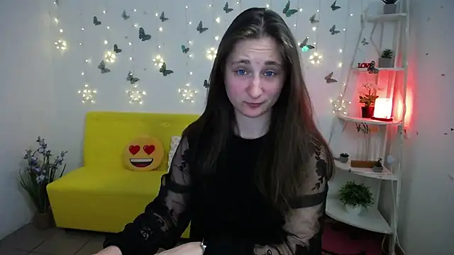 Snapshot of MichelLeee chatting on 04-24-26, 05:10 MichelLeee online show from 04-24-26, 05:10