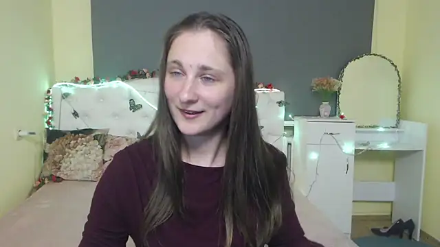 Snapshot of MichelLeee chatting on 04-30-26, 11:27 MichelLeee online show from 04-30-26, 11:27