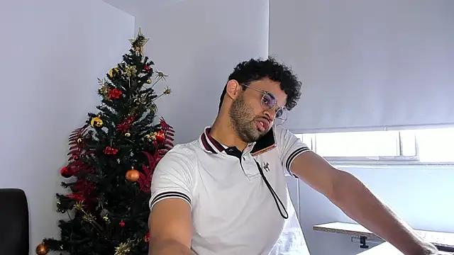 andrewChris  online show from 12-02-25, 08:04