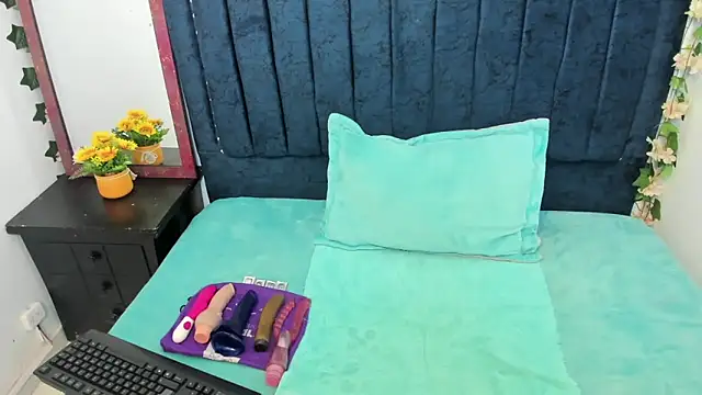 alaha evans online show from 11-13-25, 04:44