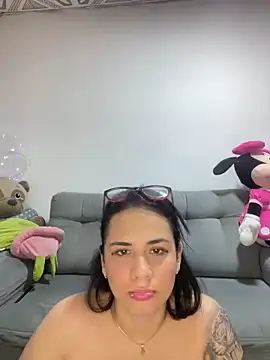 Leyna Kenet online show from 12-06-24, 09:57