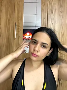 Leyna Kenet online show from 11-26-25, 10:00