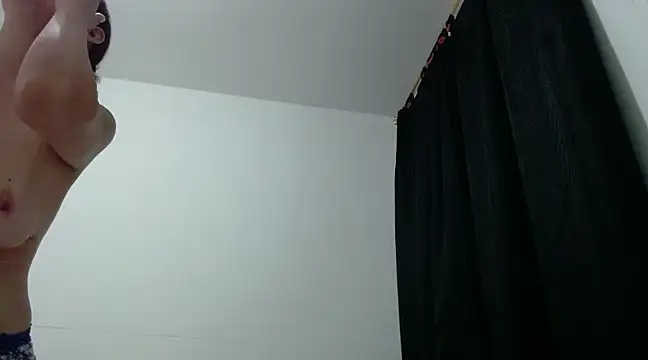 Snapshot of nicolle_milf1978 chatting on 02-04-25, 11:05 nicolle milf1978 online show from 02-04-25, 11:05