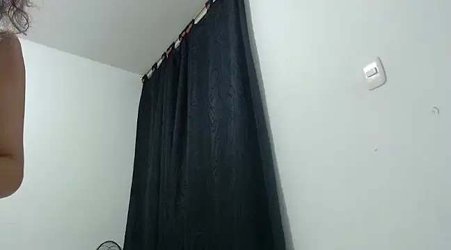 Snapshot of nicolle_milf1978 chatting on 02-24-25, 12:20 nicolle milf1978 online show from 02-24-25, 12:20