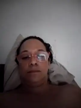 nicolle milf1978 online show from 05-21-26, 12:23