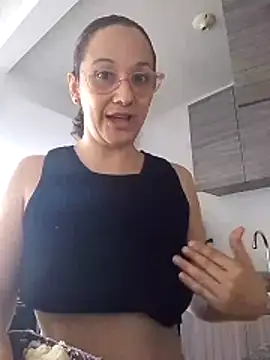 Snapshot of nicolle_milf1978 chatting on 06-10-26, 12:48 nicolle milf1978 online show from 06-10-26, 12:48