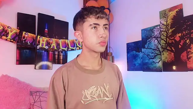 Snapshot of Noah_Xitruxx chatting on 10-11-25, 03:50 Noah Xitruxx online show from 10-11-25, 03:50