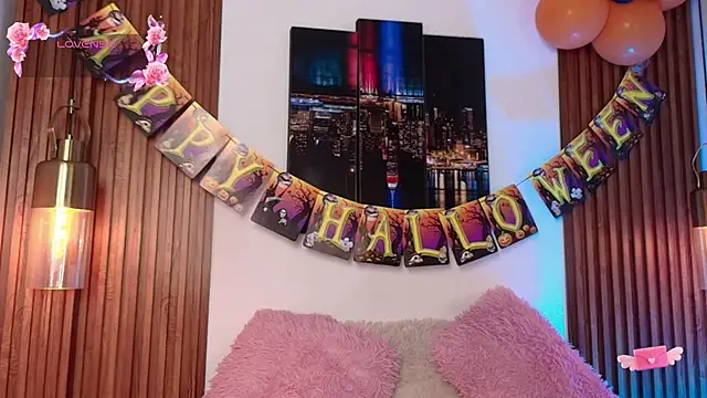 Snapshot of Noah_Xitruxx chatting on 10-14-25, 02:45 Noah Xitruxx online show from 10-14-25, 02:45