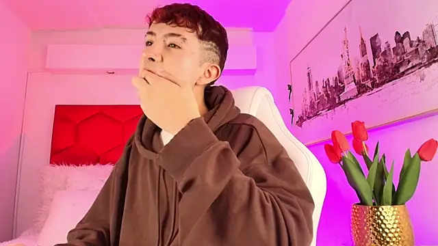 Snapshot of Noah_Xitruxx chatting on 12-01-25, 01:05 Noah Xitruxx online show from 12-01-25, 01:05