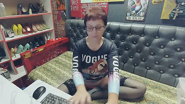 Snapshot of Lily4yourfun chatting on 11-14-25, 06:45 Lily4yourfun online show from 11-14-25, 06:45