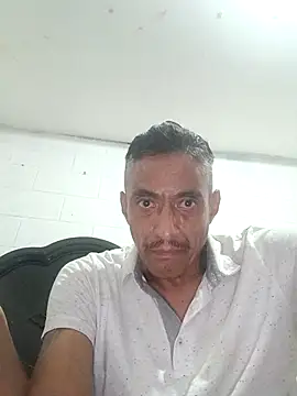 Snapshot of Innsaciable chatting on 10-21-25, 12:50 Innsaciable online show from 10-21-25, 12:50