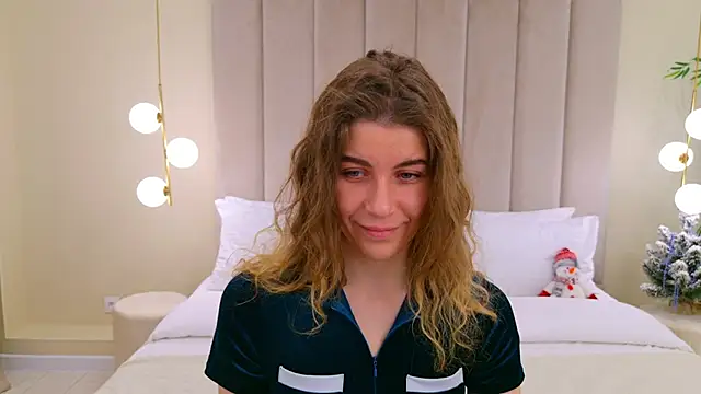 VikkiStorm online show from 12-15-24, 03:34