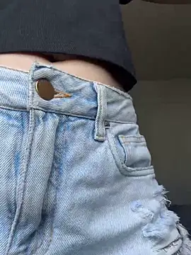 Snapshot of Morguisssz chatting on 11-09-25, 04:05 Morguisssz online show from 11-09-25, 04:05