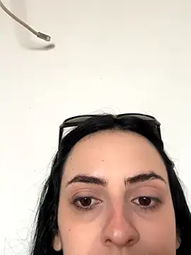 Snapshot of Morguisssz chatting on 11-16-25, 11:49 Morguisssz online show from 11-16-25, 11:49