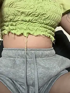 Snapshot of Morguisssz chatting on 11-18-25, 09:41 Morguisssz online show from 11-18-25, 09:41