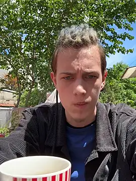 Snapshot of Den_BlueXx chatting on 10-30-25, 03:57 Den BlueXx online show from 10-30-25, 03:57