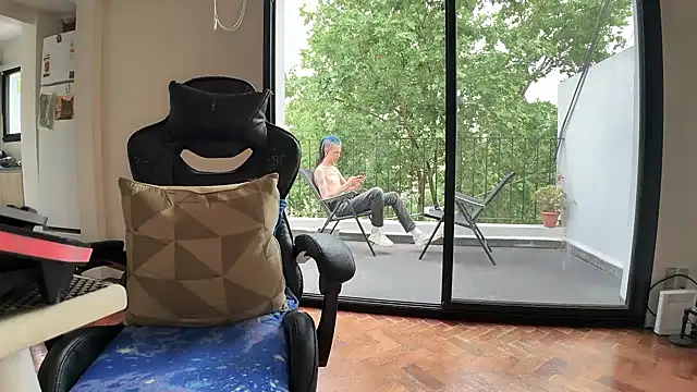 Snapshot of Den_BlueXx chatting on 11-27-25, 06:54 Den BlueXx online show from 11-27-25, 06:54