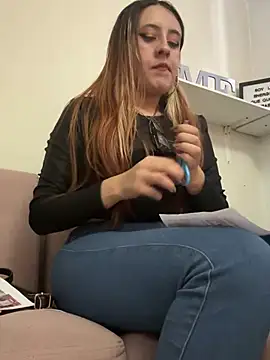 SarahXRusso online show from 12-28-24, 10:55