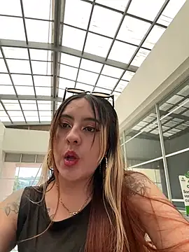 SarahXRusso online show from 01-26-25, 05:02