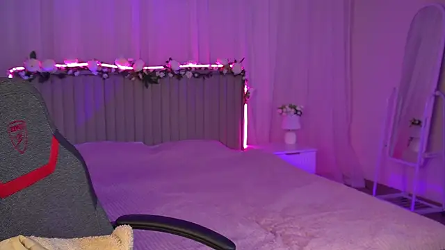 Snapshot of PamelamyDreamys chatting on 09-15-25, 12:49 PamelamyDreamys online show from 09-15-25, 12:49