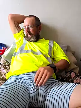 Snapshot of Huskers2020 chatting on 09-22-25, 01:35 Huskers2020 online show from 09-22-25, 01:35