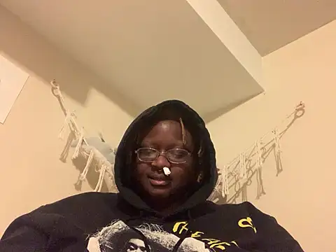 BigKittyRaven online show from 01-02-25, 04:09