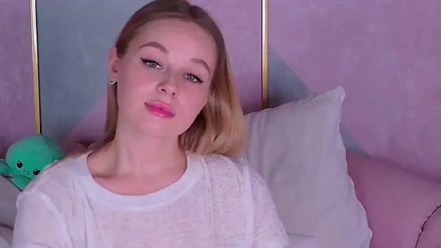 BeatriceEsmont online show from 01-29-25, 04:15