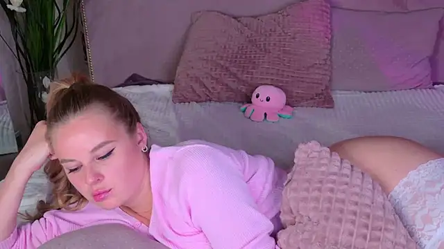 BeatriceEsmont online show from 02-25-25, 03:09