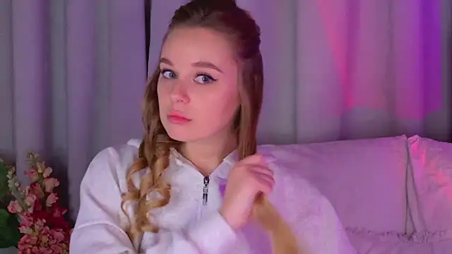 BeatriceEsmont online show from 09-22-25, 09:11