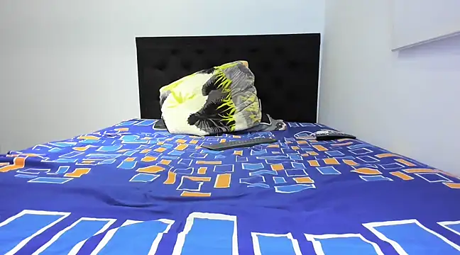 Snapshot of latin_bbc chatting on 02-23-25, 06:17 latin bbc online show from 02-23-25, 06:17